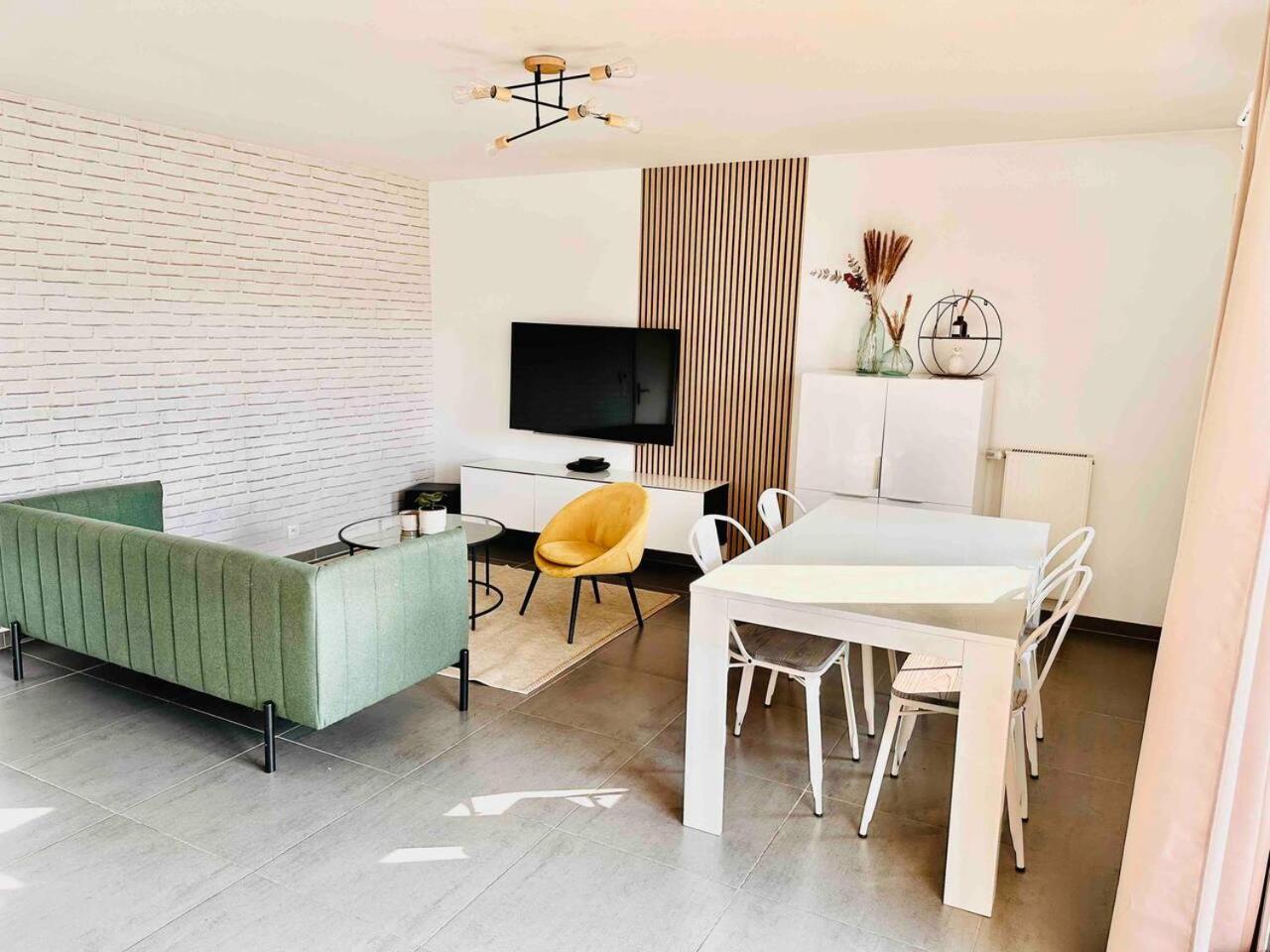 Btobed - Location Professionnelle - Appartement 4 Personnes Parking Gratuit - Proche Parc Des Expositions Et Aeroport Cdg Villepinte  Luaran gambar
